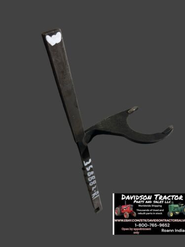 INTERNATIONAL FARMALL IH  SHIFT FORK RAIL 358882R1 Antique Tractor