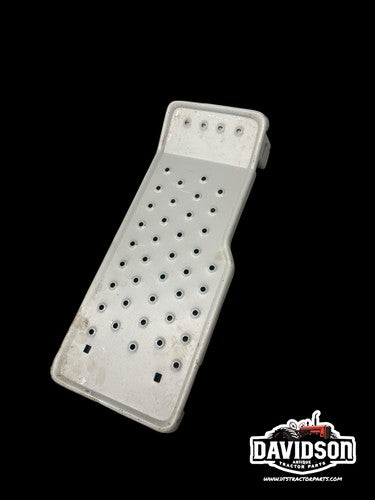 New Step Plate Ford 2100 2600 3400 4000 D4NN18472B RH LH PAIR
