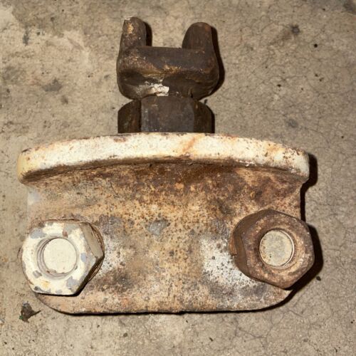 Farmall 350 utility spin out wheel Clamps Set Of 4 With Bolts