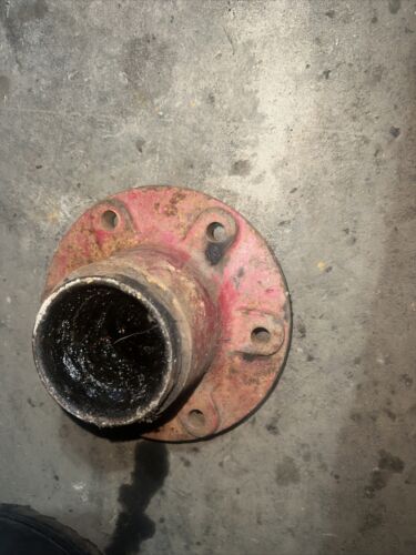 Farmall International Harvester 240 340 330 404 444 Front Axel Hub