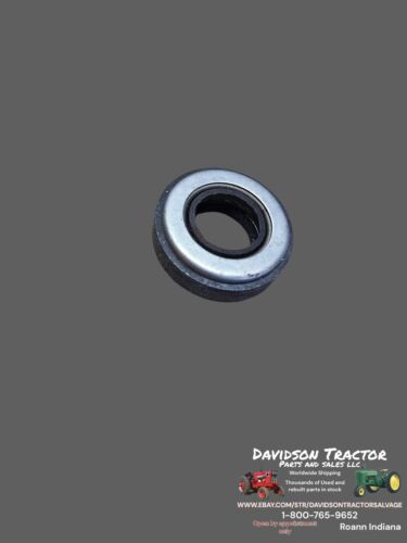 Genuine John Deere L Tractor Crankshaft Oil Seal AL2426T New Old Stock