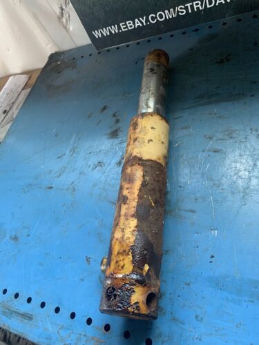 International Cub IH IHC 154 low boy Tractor lift cylinder Antique Tractor