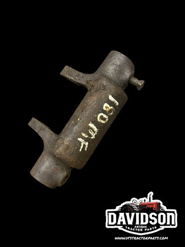 MASSEY FERGUSON TO35,50,65,135,165,165,180,285 CLUTCH RELEASE FORK 184628M1 USED