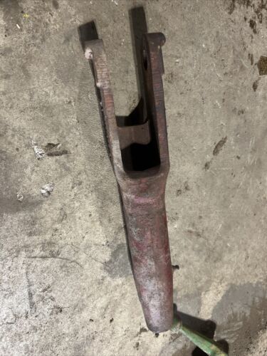 3121965R1 HOUSING Case International parts 584, 885, 268, 248, 258, 585, 684