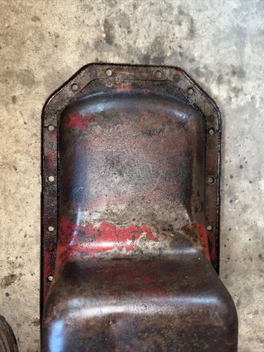 International Farmall 806 IH tractor ORIGNAL 301 gas motor oil pan w/ drain plug