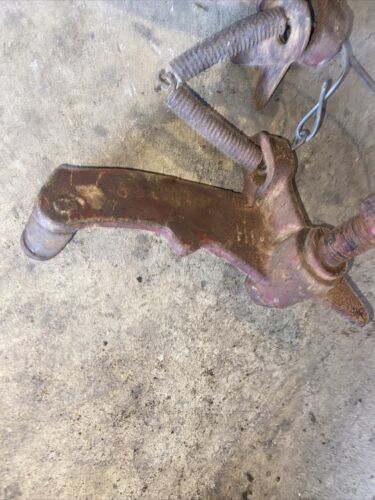IH 622142R1 SIDE DRESSER / PLANTER KICK OUT ROD w/DRIVE PAWL FARMALL SC 200 230
