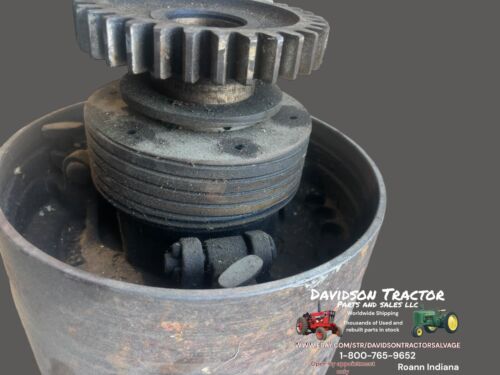 JOHN DEERE B BELT PULLEY CLUTCH ASSEMBLY B136R  FITS UNSTYLED AND EARLY STYLED B