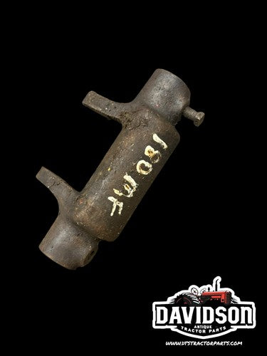 MASSEY FERGUSON TO35,50,65,135,165,165,180,285 CLUTCH RELEASE FORK 184628M1 USED