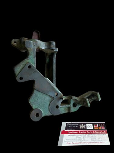 JOHN DEERE 4020 STEERING VALVE BRACKET L.H. AR32596 R33967R