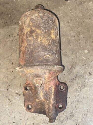 Farmall H early super H tractor IH engine motor oil filter canister holder mount