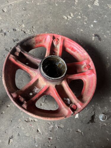 IHC W-9 WD9 McCormick Tractor Front Hub 8713 DA Antique Tractor