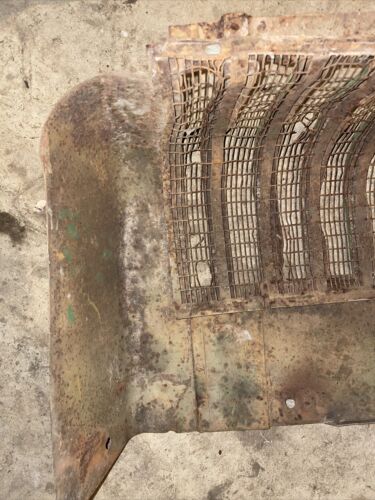 John Deere G Left Hand LH Grill Screen