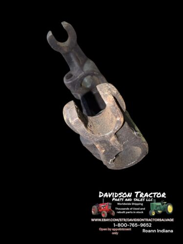 1961 Farmall IH 460 Diesel Tractor Clutch Fork 360503R1