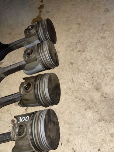 Farmall 300 C169 Pistons