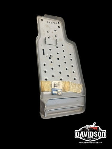 New Step Plate Ford 2100 2600 3400 4000 D4NN18472B RH LH PAIR