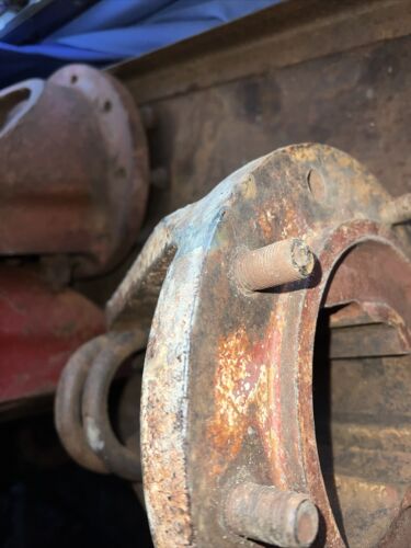 International Farmall 806 IH tractor ORIGNAL M&W 9 bolt 2 7/8 axle hub 3 U bolts