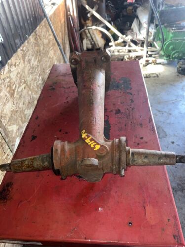 Farmall M Early SM Tractor front pedestal spindle shafts for hubs 6719DD
