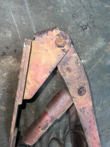 FARMALL C / SUPERC / 200.SEAT SUPPORT ASSEMBLY