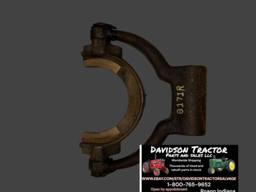 USED B171R & B172R John Deere Unstyled B Tractor Fork & Clutch Collar Assembly