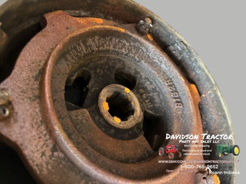 JOHN DEERE B BELT PULLEY CLUTCH ASSEMBLY B136R  FITS UNSTYLED AND EARLY STYLED B