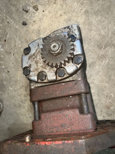 Farmall International Hydraulic Pump With Mounting Flange  387348R1, 382753R1
