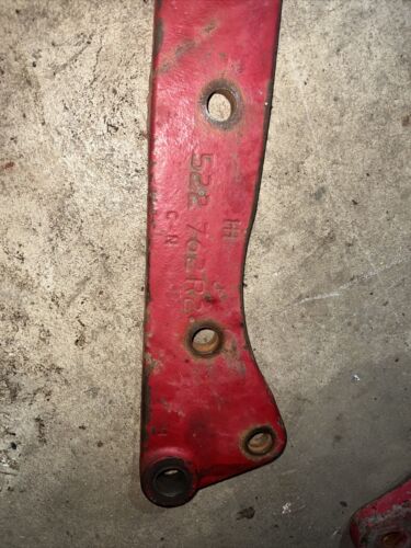 International 350 Utility Fast Hitch RH Rock Shaft Support 522762R2 Tractor