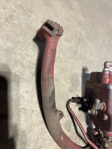 International Farmall 1066 Tractor IH brake Valve pedals W/mounting bracket