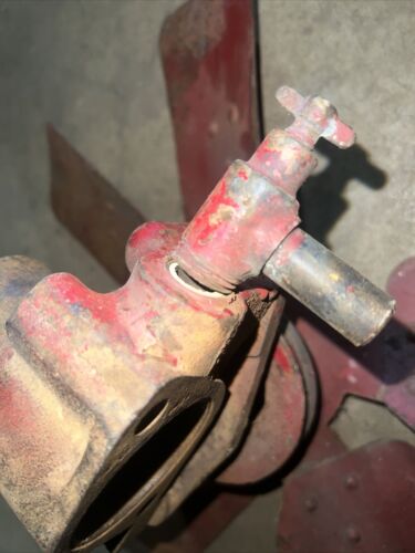 International Farmall 560 Fan Assembly W/pulleys And Brackets