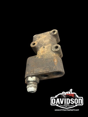International 504 Utility Hydraulic Valve Housing Antique Tractor