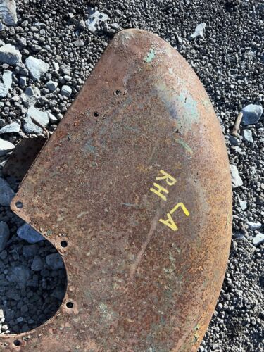 USED JOHN DEERE LA TRACTOR RH FENDER AL2772R