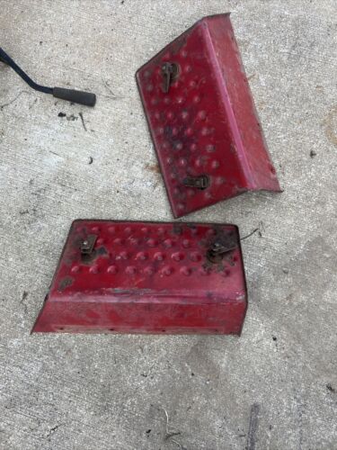 IHC International 1586 Battery Doors Pair Antique Tractor