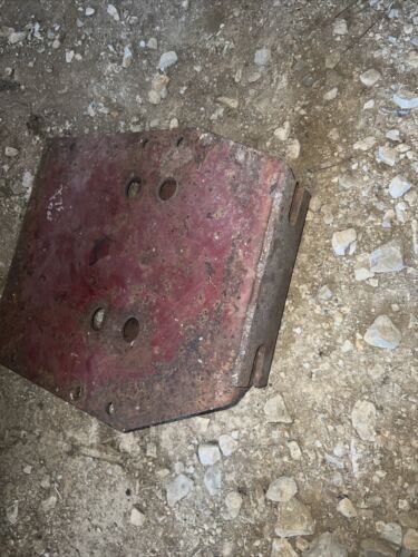 International Harvester 06-56 Series Fender Mounting Bracket Antique Tractor