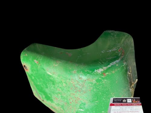 JOHN DEERE Late Model  B NOSE CONE GREAT SHAPE!