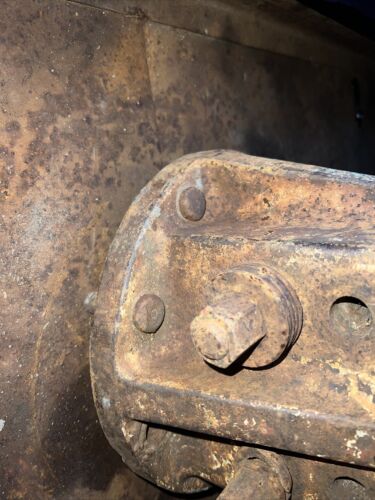 International Farmall 806 IH tractor ORIGNAL M&W 9 bolt 2 7/8 axle hub 3 U bolts