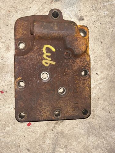 354999 R2 Farmall Cub hydraulic resivoir Plate