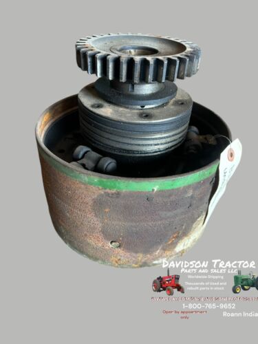 JOHN DEERE B BELT PULLEY CLUTCH ASSEMBLY B136R  FITS UNSTYLED AND EARLY STYLED B