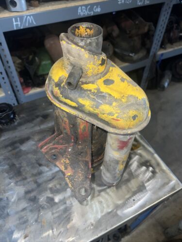 FARMALL 300 350 UTILITY AIR CLEANER ASSEMBLY