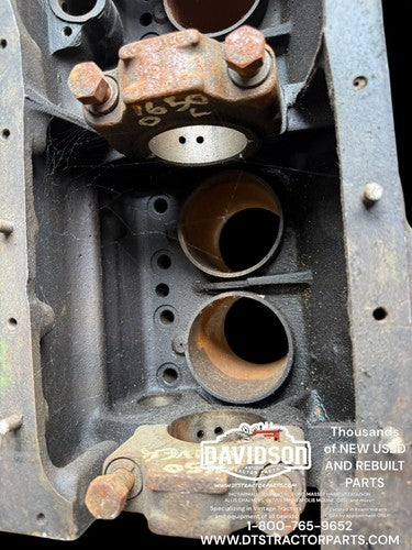1965 Oliver 1650 Gas Tractor Engine Block 159004A