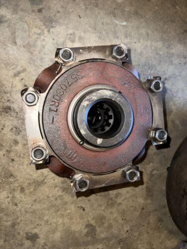 Farmall Hub Differential for M series W6 400/450/560/IH 660 Tractors (357030R1)