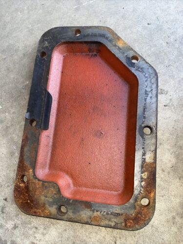 IH Farmall 706-1066 Tractor IH transmission housing rear plate 380330R3