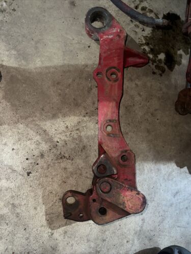 523689-R2 350 Farmall Tractor Fast Hitch Rockshaft Bracket