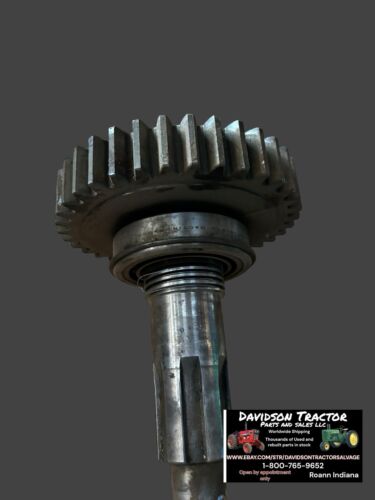 JOHN DEERE 620 630 TRANSMISSION DRIVE & SHAFT GEAR A5572R AA6523R