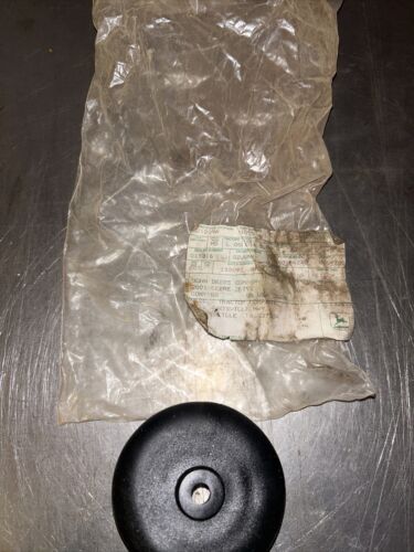 NOS Rubber Gear Shift Boot L31055 fits John Deere 300 301 302A 3120 400 401 401B