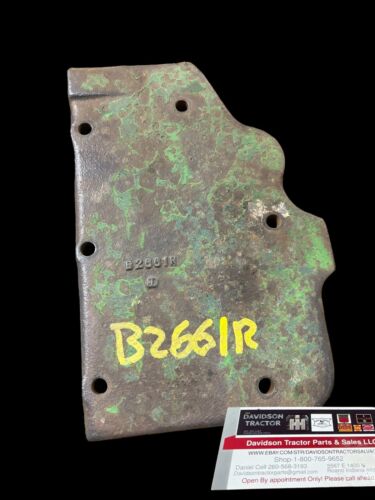 JOHN DEERE LATE B. CRANKCASE COVER B2661R. Antique Tractor