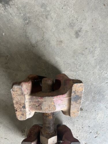 International Harvester 86 Series Axel Wedge