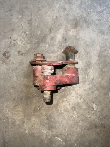 IH FARMALL 504 PTO HANDLE PIVOT BRACKET PART #379094 R11   (1220)