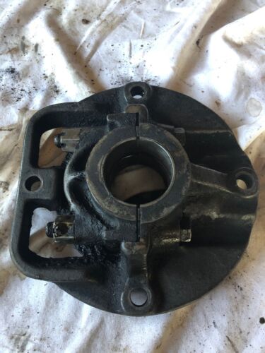 1946 John Deere A Tractor JD main engine crankshaft bearing mount holder A2885R