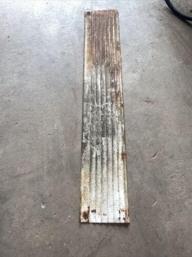 IH FARMALL 560 TRACTOR RIGHT ENGINE SIDE PANEL