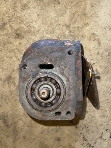Farmall International 414 governor housing