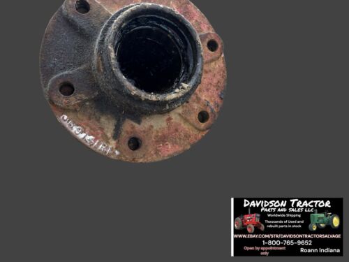 International 460 Utility Front Hub 369141R1 Antique Tractor